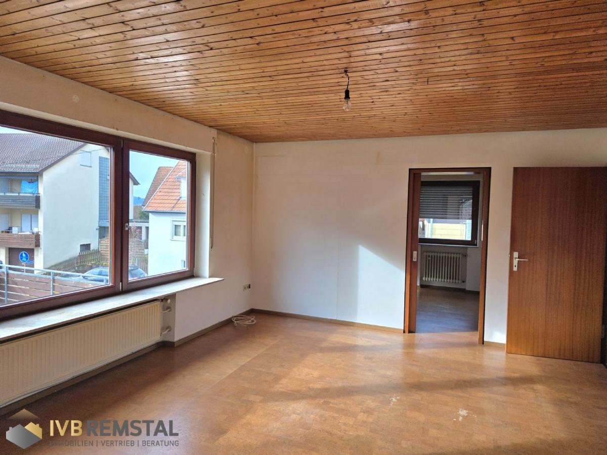 mit Blick zum Esszimmer