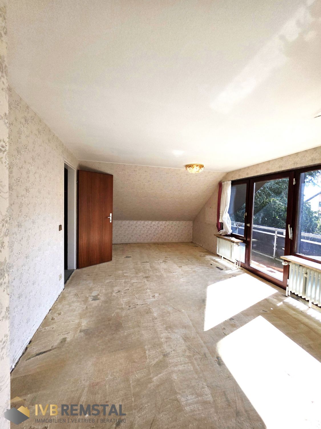 DG Zimmer mit Balkon