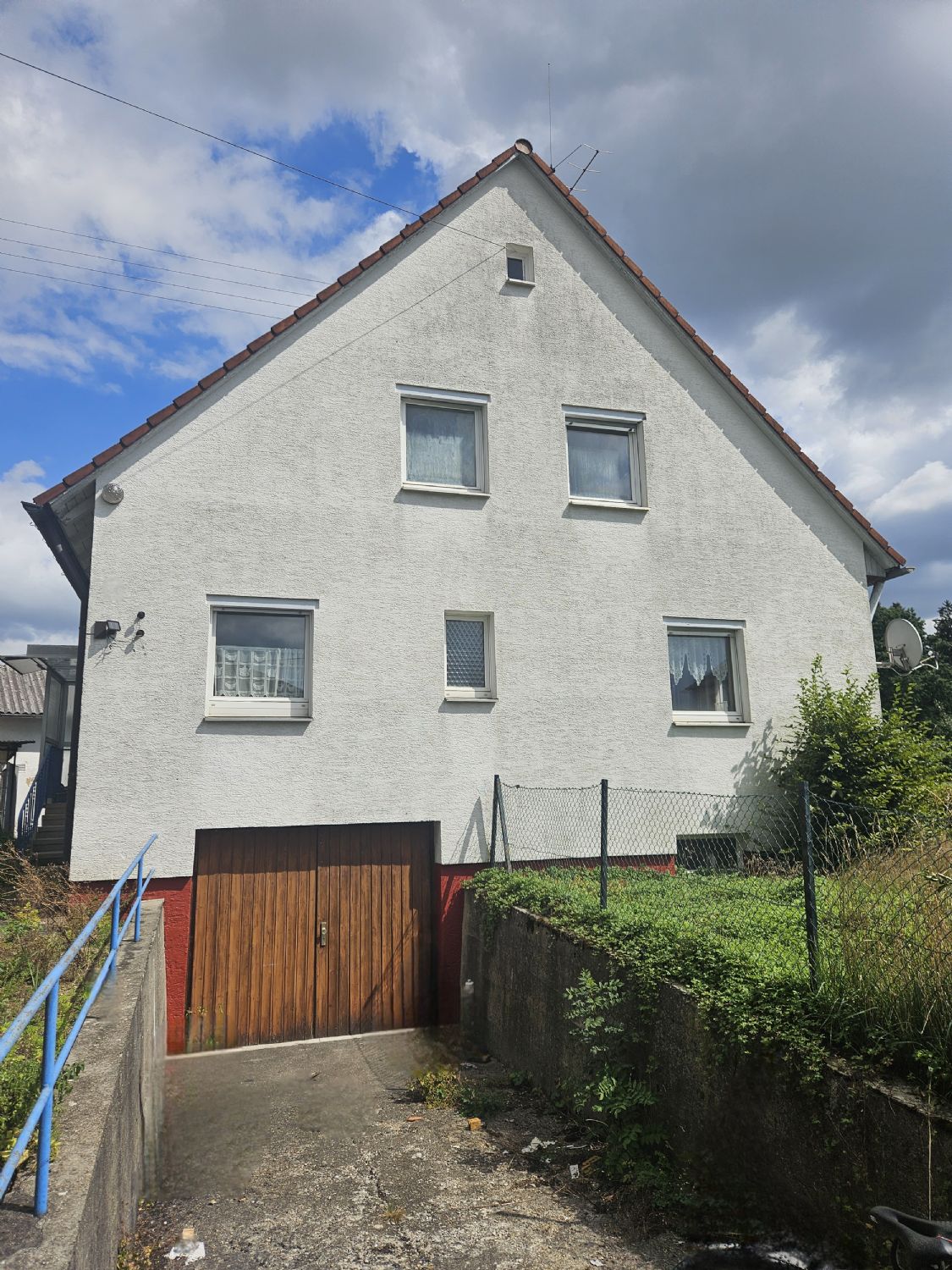 Zweifamilienhaus für den motivierten Handwerker in schöner Randlage